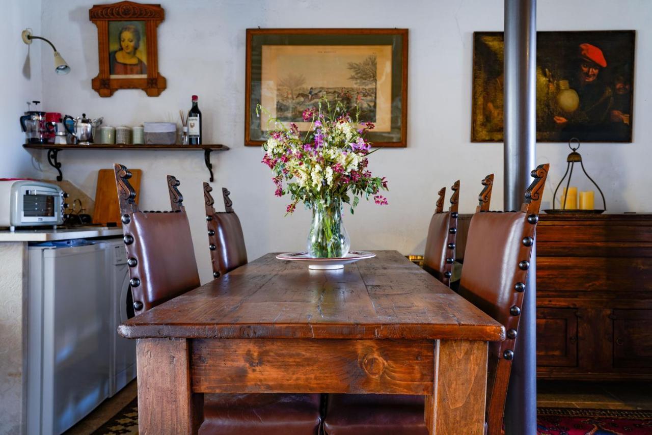 Inn Piazza In Montemerano, The Heart Of Tuscany Bagian luar foto