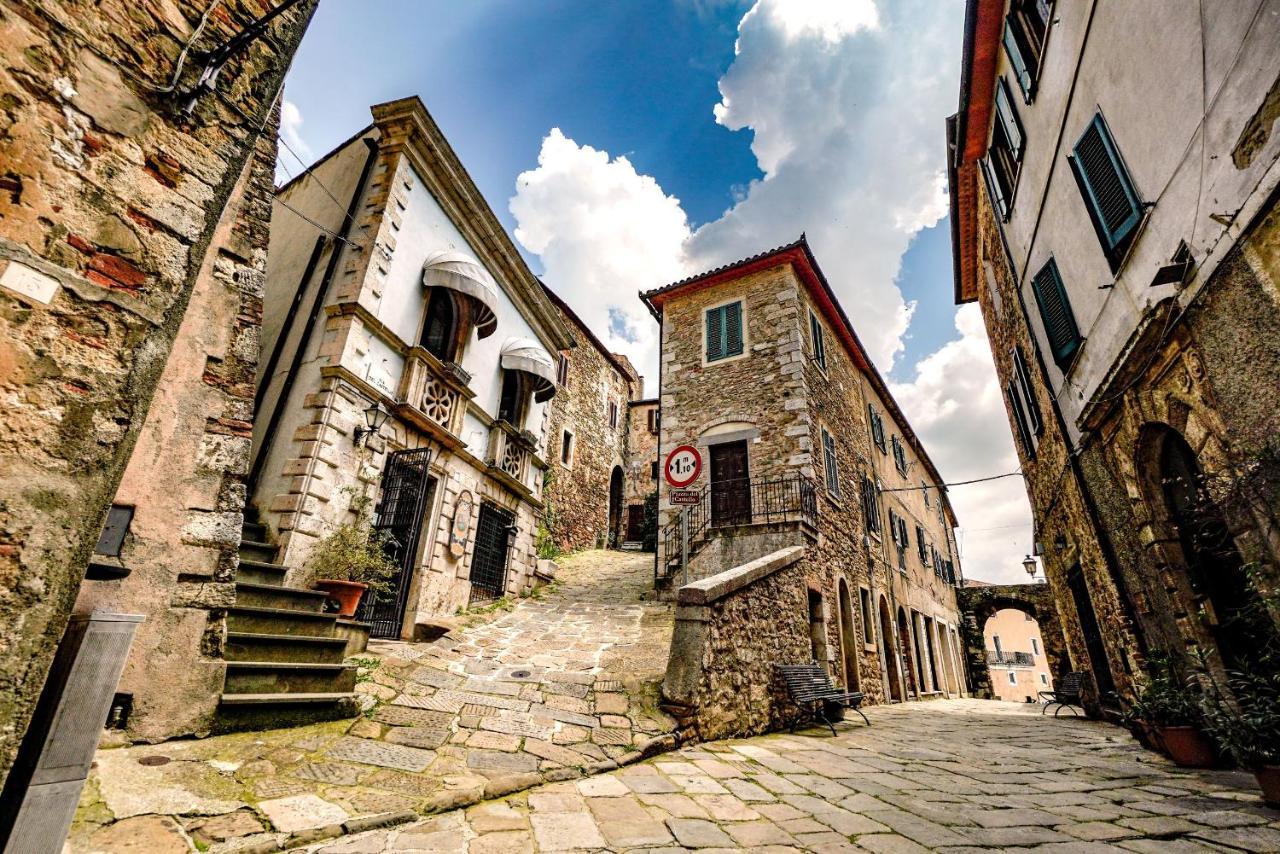 Inn Piazza In Montemerano, The Heart Of Tuscany Bagian luar foto